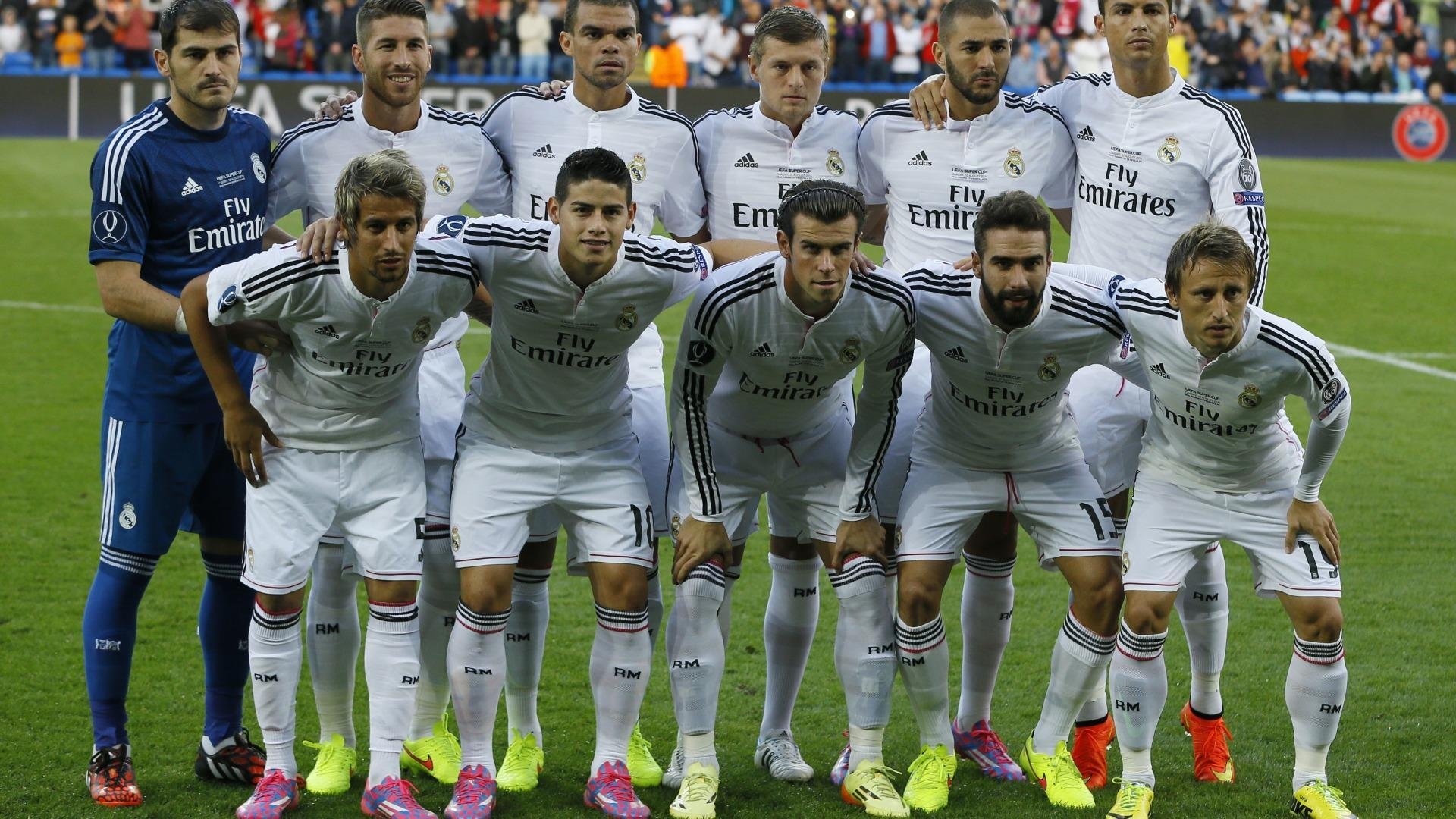 卡特通过精湛的踢球技术，令全黑队攻防兼备，卡特十佳球